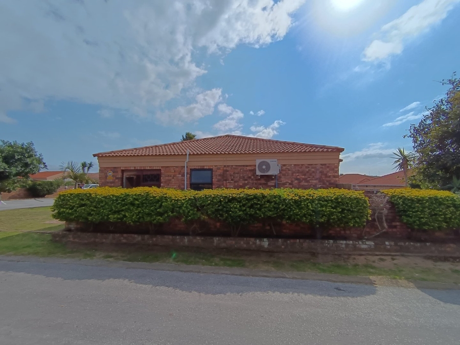 2 Bedroom Property for Sale in Humewood Eastern Cape